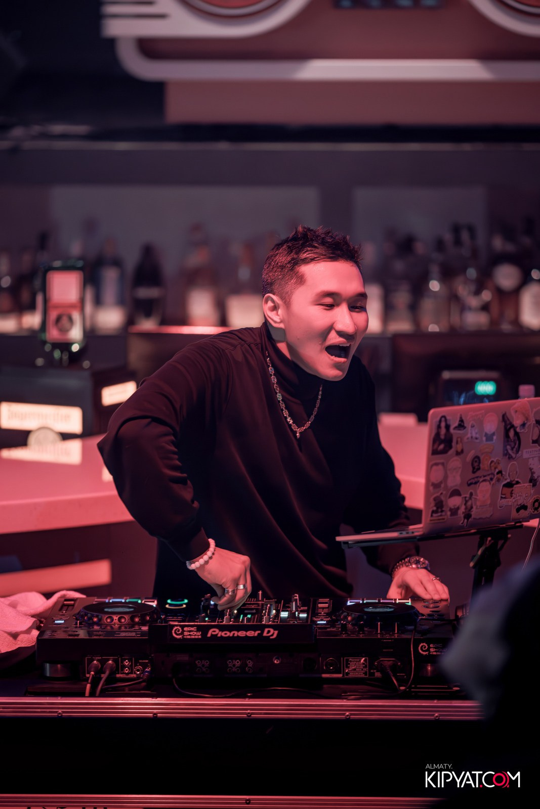 SANTA RAVE В НОЧНОМ КЛУБЕ SANTA BARBARA. КИПЯТКОМ АЛМАТЫ!