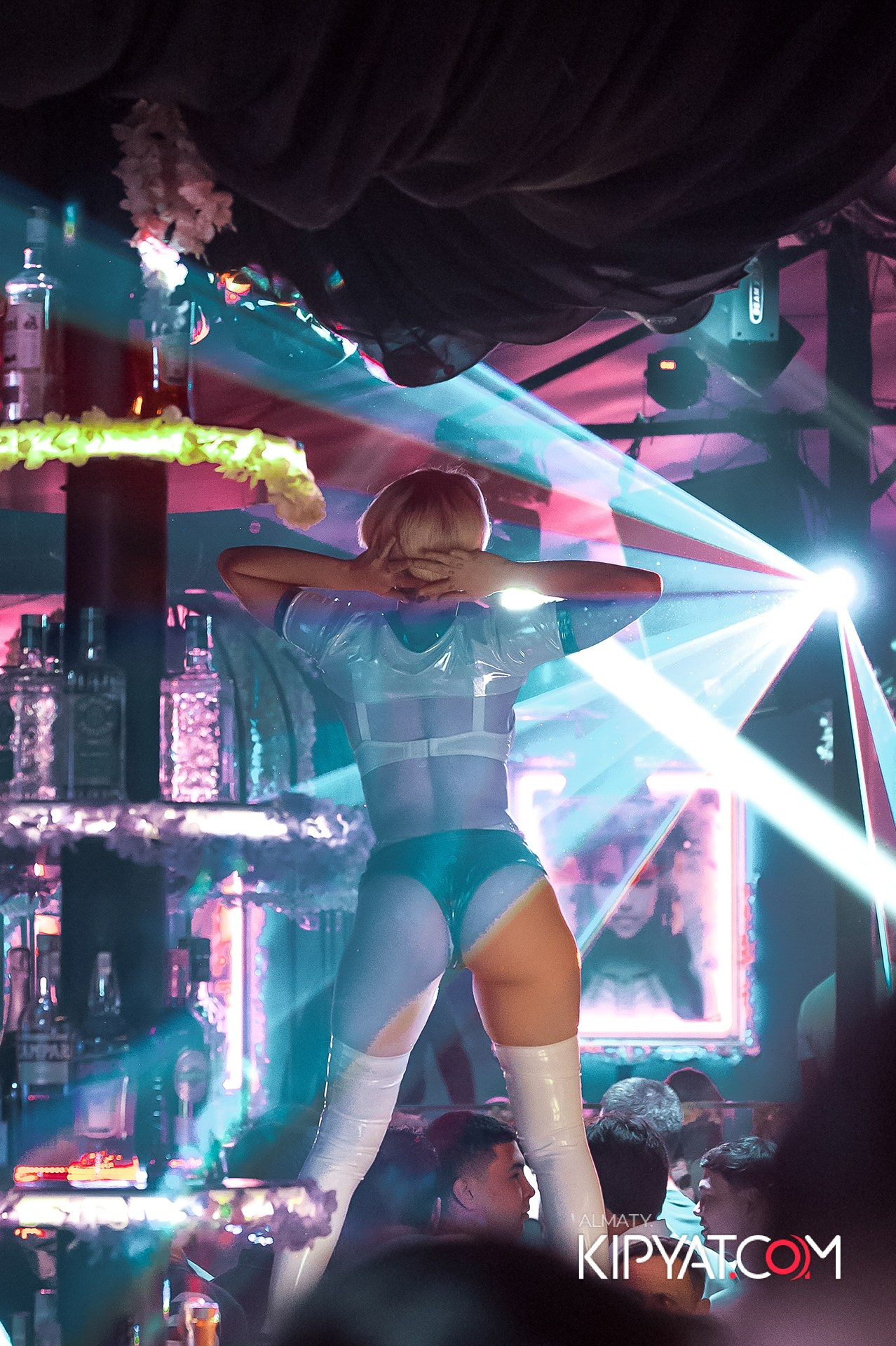 UYAT EMES BAR. КИПЯТКОМ АЛМАТЫ!