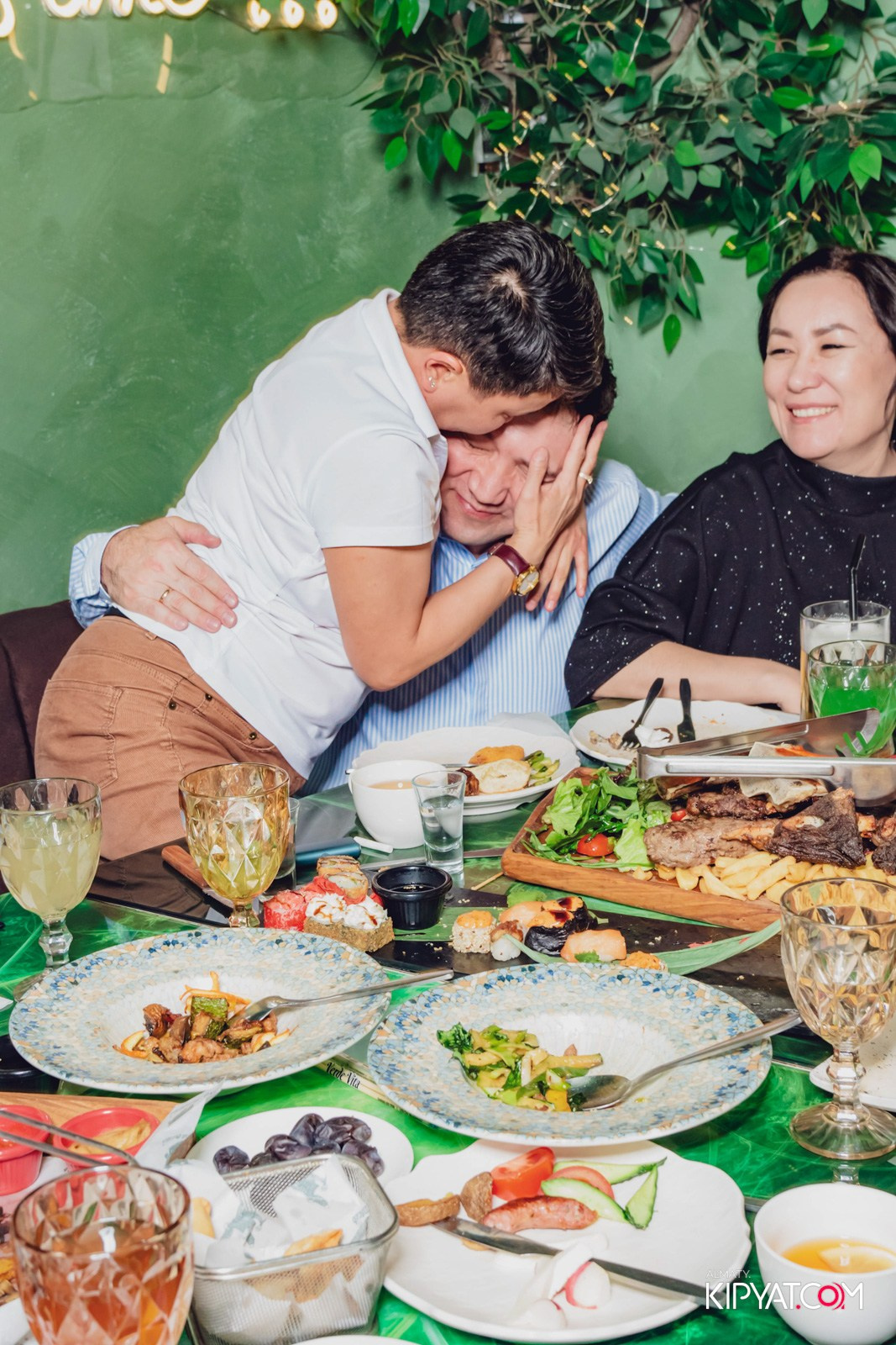 УХО И МЕДВЕДЬ НА САИНА. КИПЯТКОМ АЛМАТЫ!