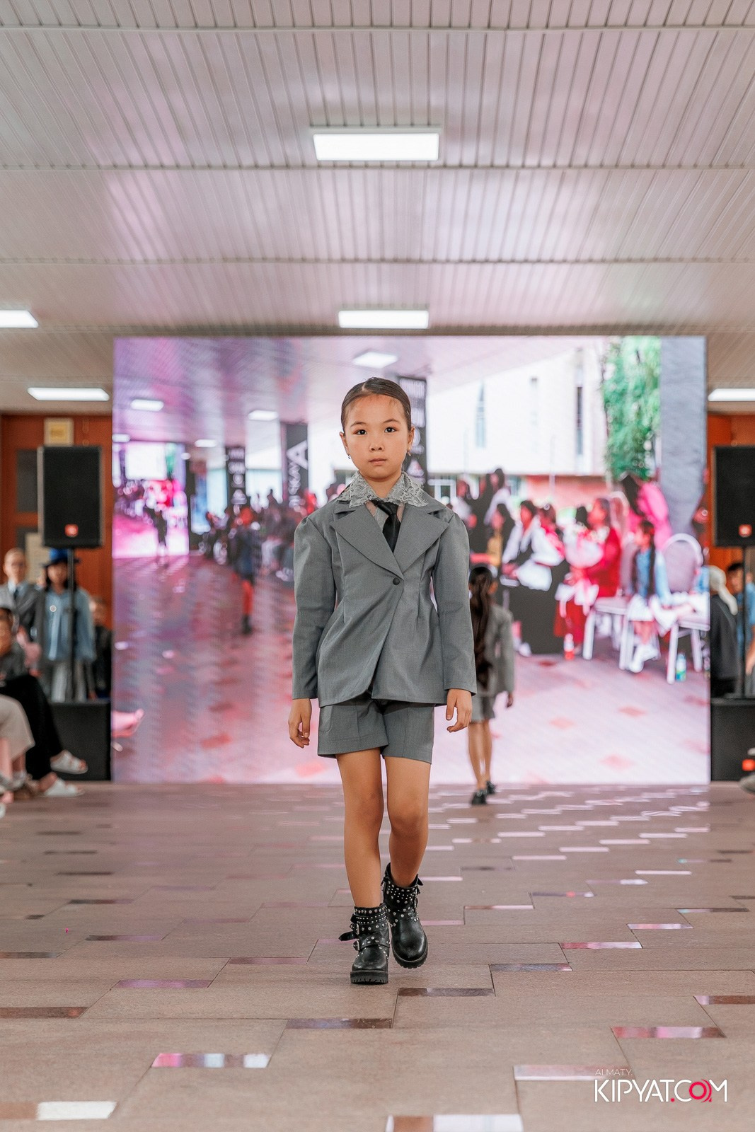JUNIOR FASHION SHOW. КИПЯТКОМ АЛМАТЫ!