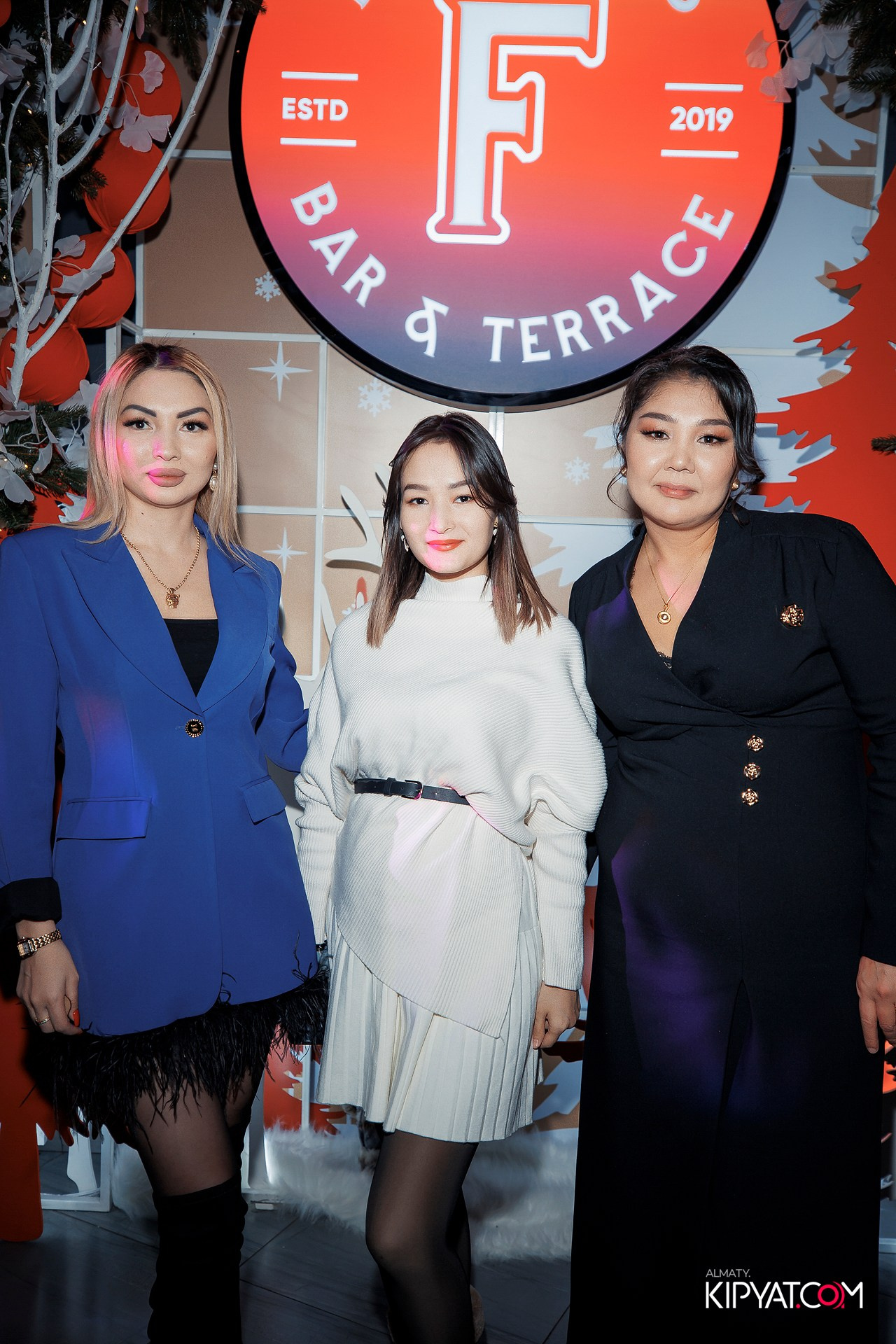 FRIENDS BAR & TERRACE. КИПЯТКОМ АЛМАТЫ! Фотосъемка мероприятий в Алматы
