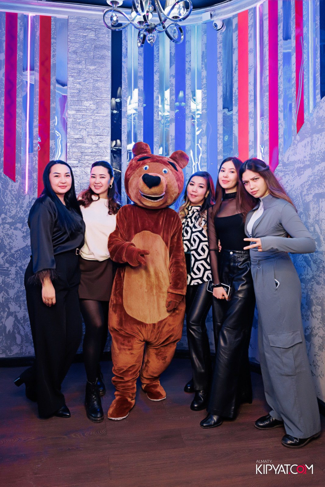 УХО И МЕДВЕДЬ НА ГАГАРИНА. КИПЯТКОМ АЛМАТЫ!