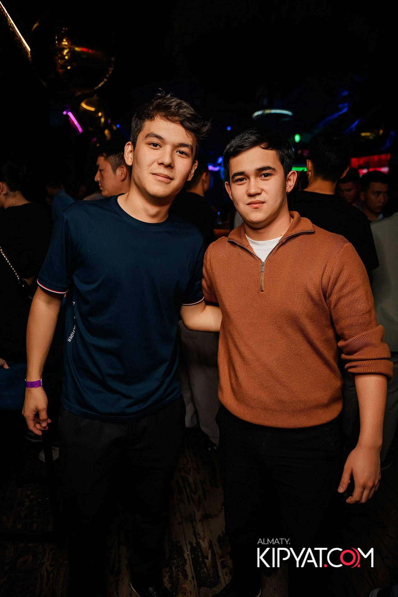 Uyat Еmes Bar. КИПЯТКОМ АЛМАТЫ!