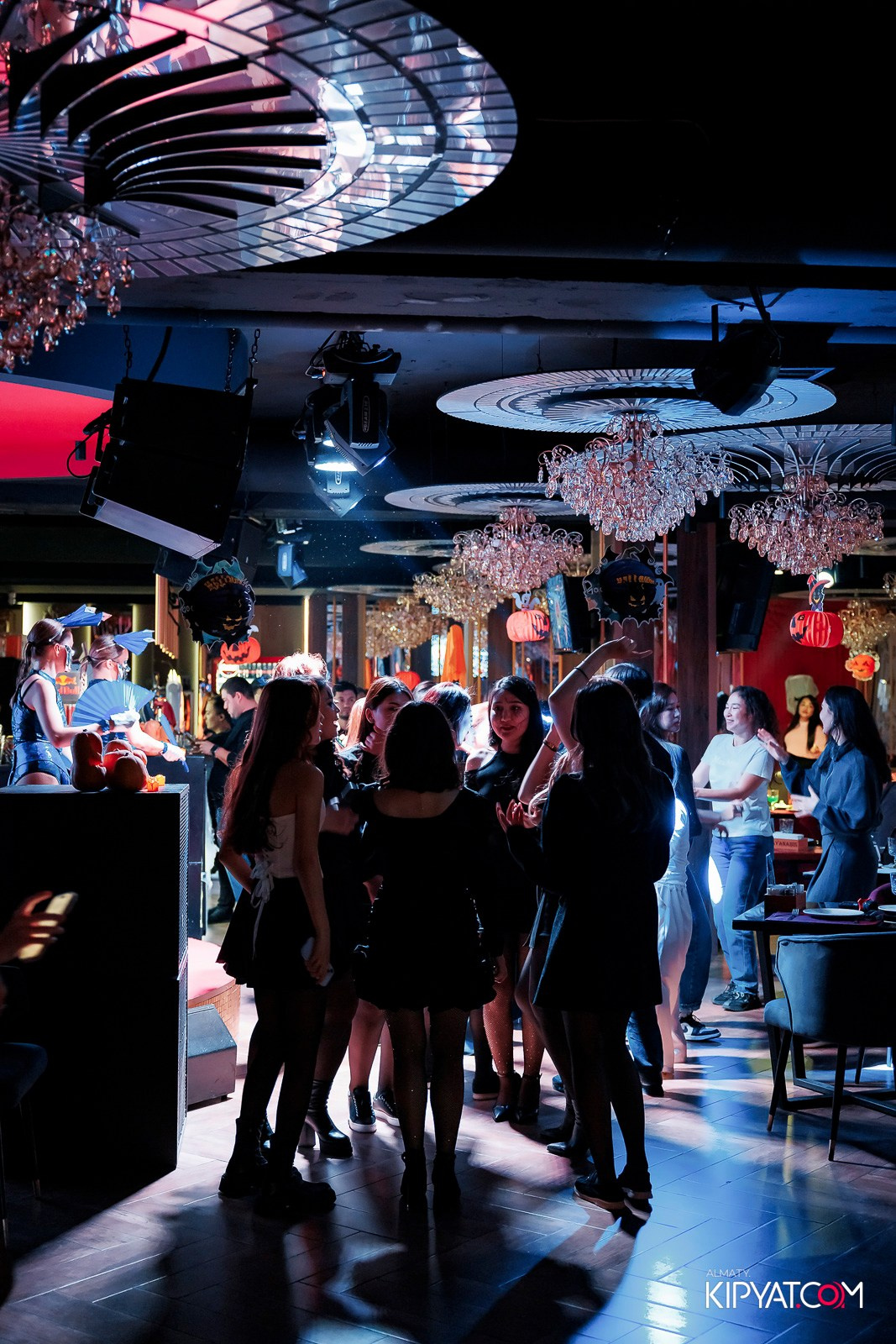 ЗАЯ, НА БИС. КИПЯТКОМ АЛМАТЫ!