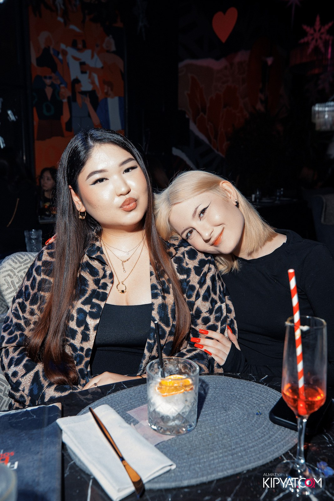 FRIENDS BAR & TERRACE. КИПЯТКОМ АЛМАТЫ!