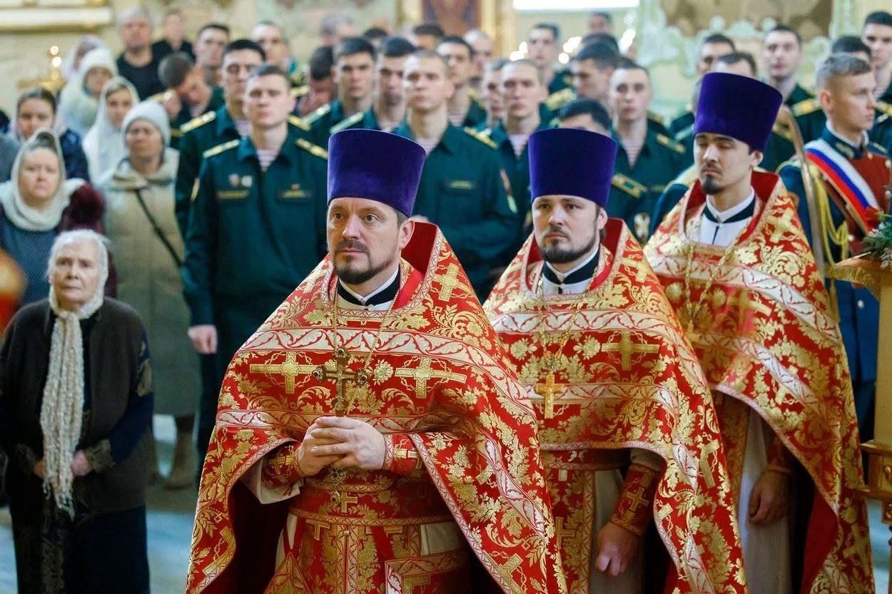 Благочинный Северо-Западного округа принял участие в Архиерейском Богослужении в соборе Покрова Пресвятой Богородицы. Саратовское Северо-Западное благочиние