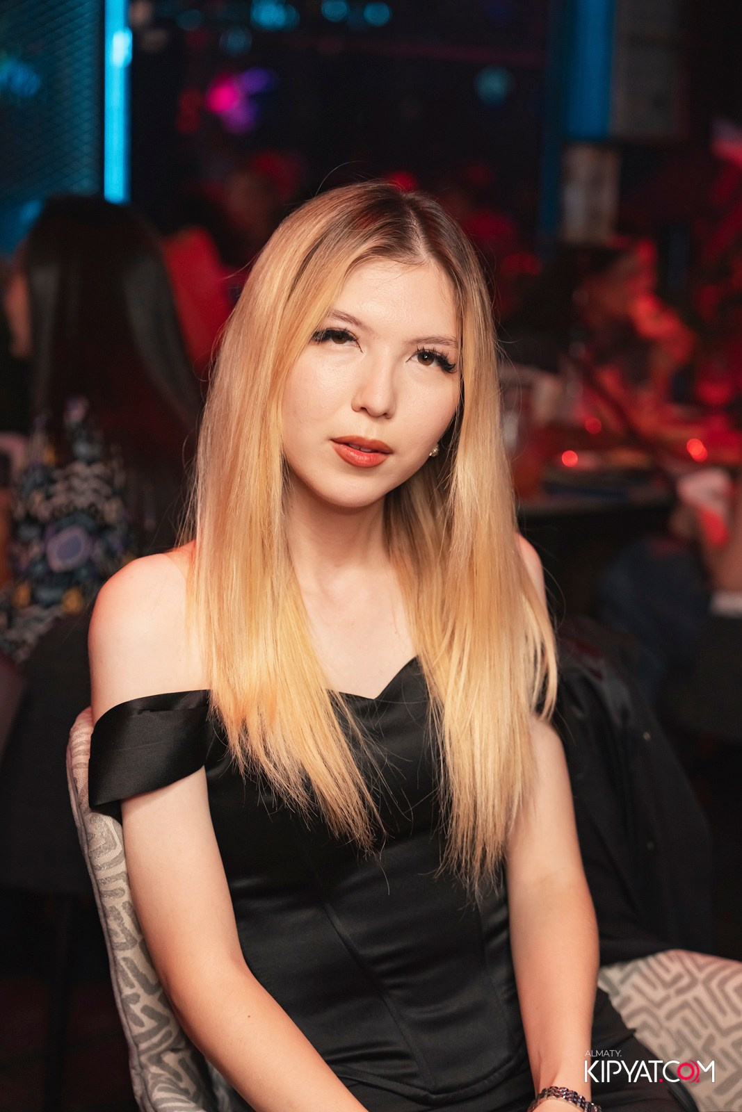 FRIENDS BAR & TERRACE. КИПЯТКОМ АЛМАТЫ!