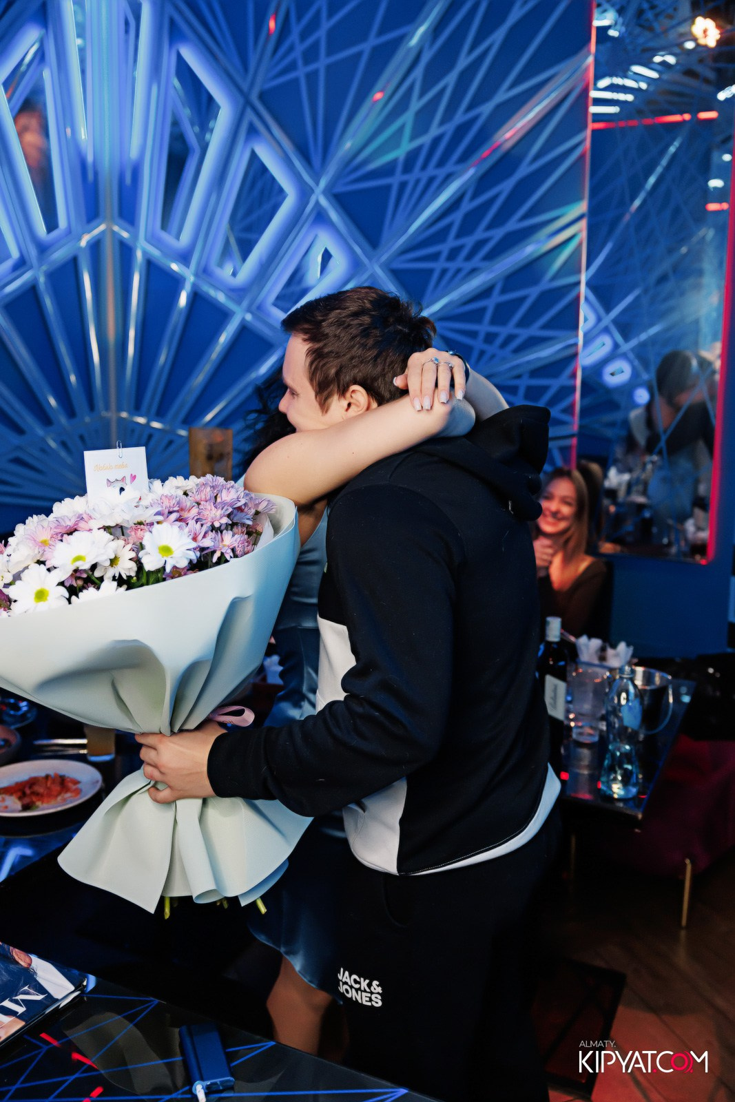 ЗАЯ, НА БИС. КИПЯТКОМ АЛМАТЫ!