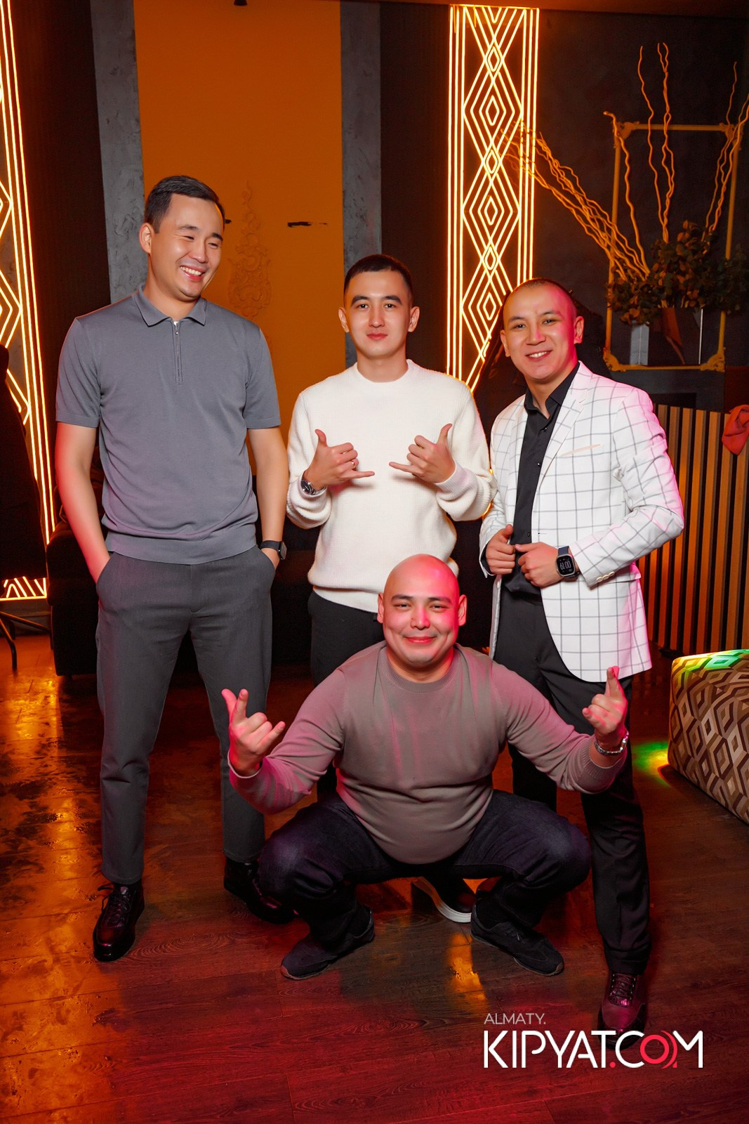 УХО И МЕДВЕДЬ НА ГАГАРИНА. КИПЯТКОМ АЛМАТЫ!