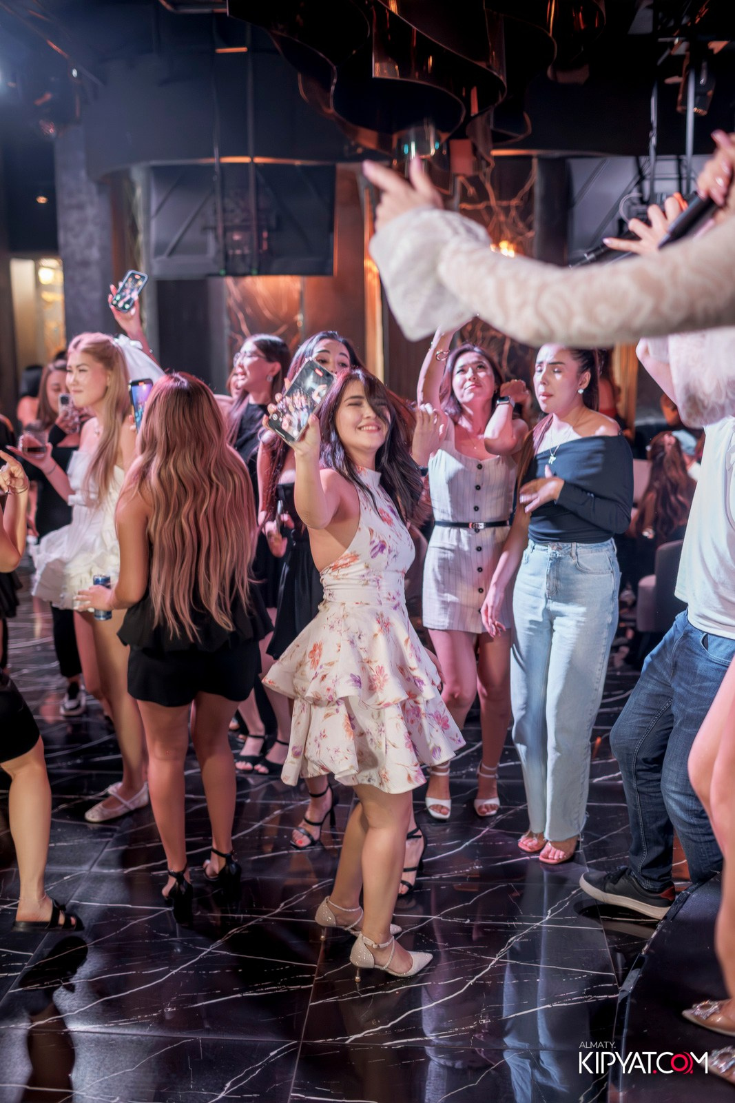 MOOD KARAOKE & TERRACE. КИПЯТКОМ АЛМАТЫ!