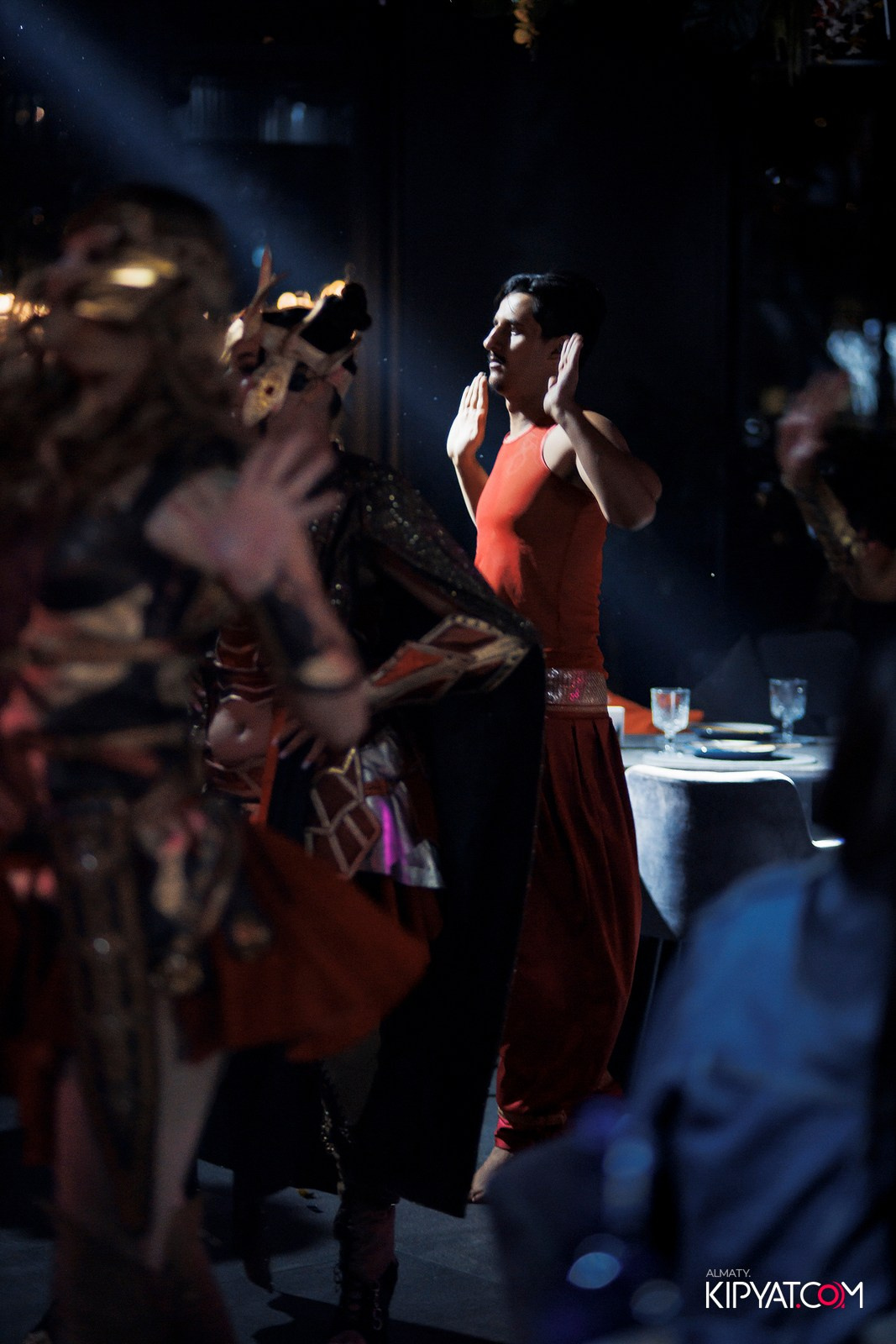 FRIENDS BAR & TERRACE. КИПЯТКОМ АЛМАТЫ!