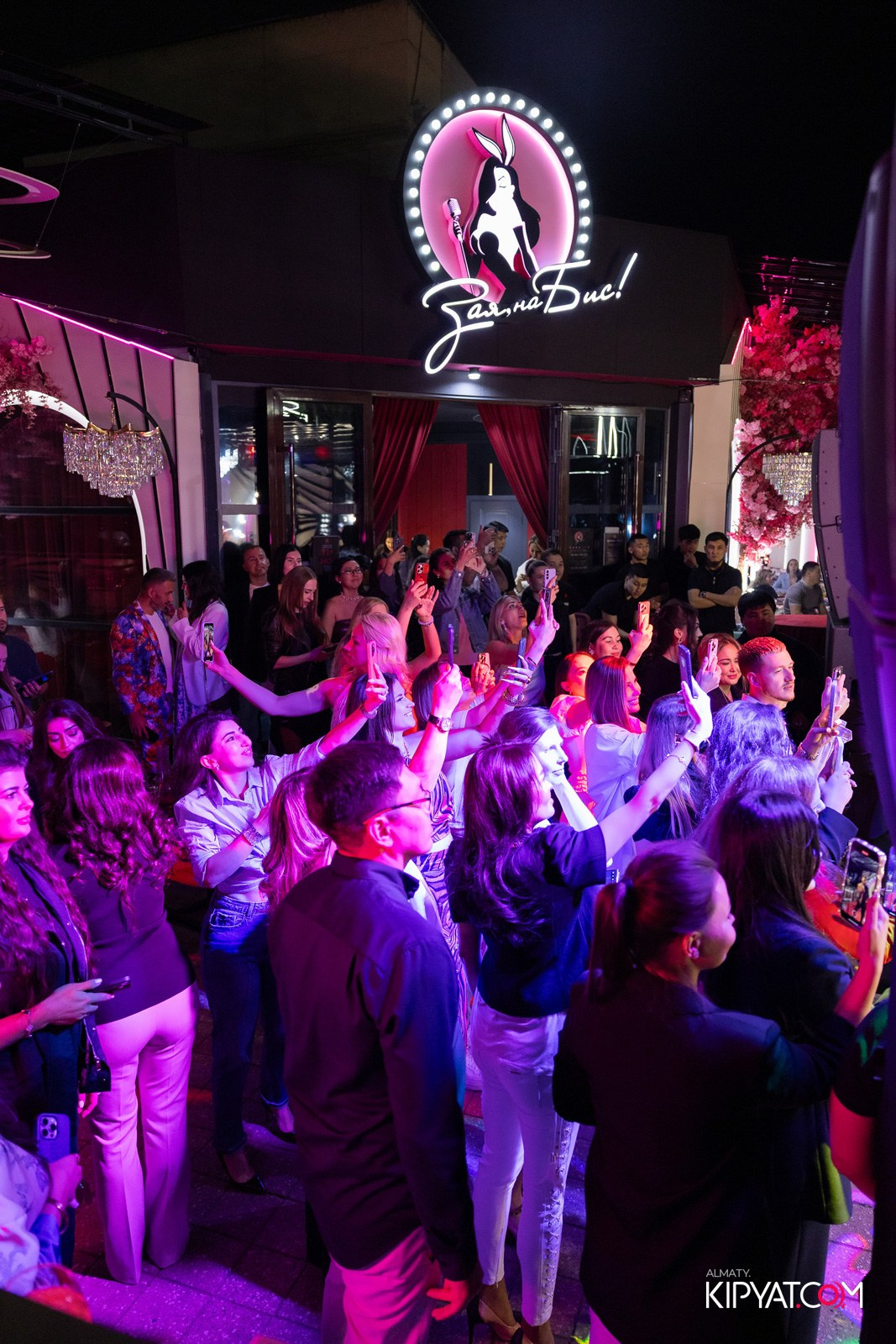 НОДАР РЕВИЯ В «ЗАЯ, НА БИС». КИПЯТКОМ АЛМАТЫ!