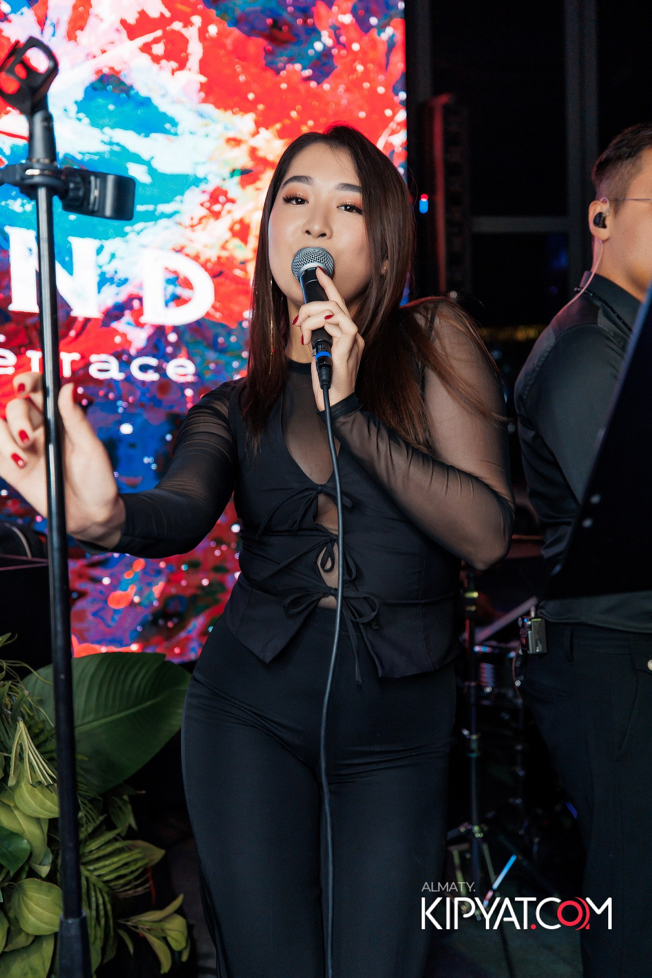 FRIENDS BAR & TERRACE. КИПЯТКОМ АЛМАТЫ!