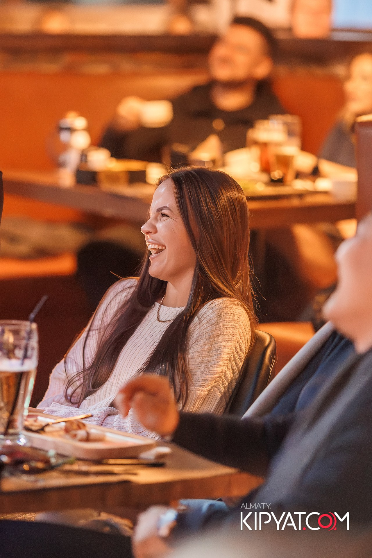 СОЛЬНЫЙ СТЕНДАП КОНЦЕРТ АЛЕКСАНДРА МЕРКУЛЬ. КИПЯТКОМ АЛМАТЫ!