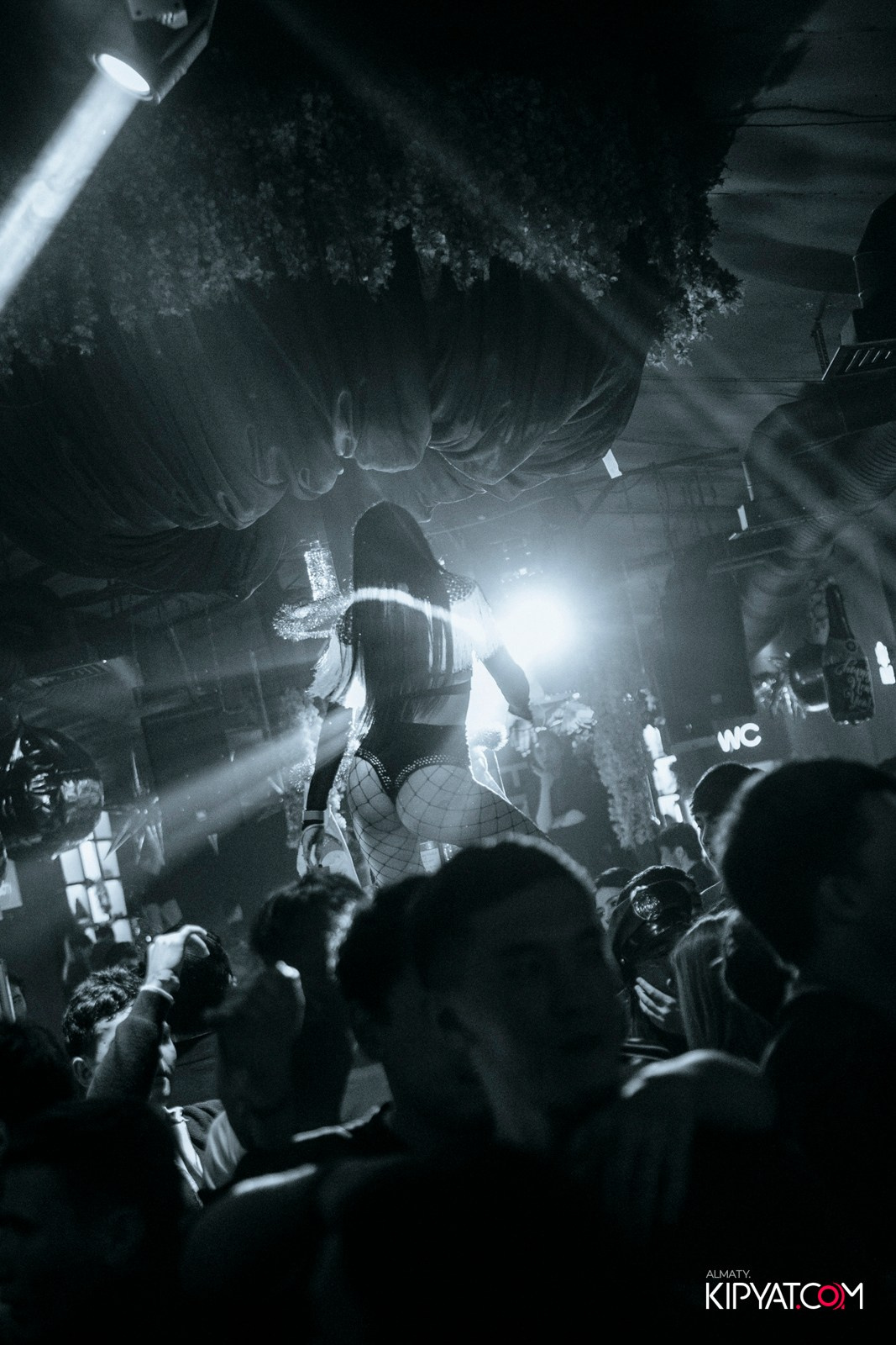 UYAT EMES BAR. КИПЯТКОМ АЛМАТЫ! Фотосъемка мероприятий в Алматы