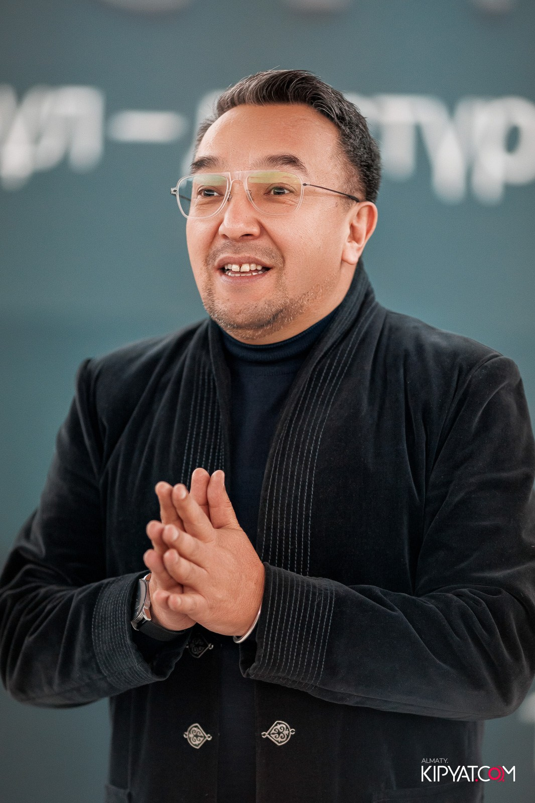 FASHION ПОКАЗ, КАЗАХСКОЙ НАЦИОНАЛЬНОЙ ОДЕЖДЫ. КИПЯТКОМ АЛМАТЫ!