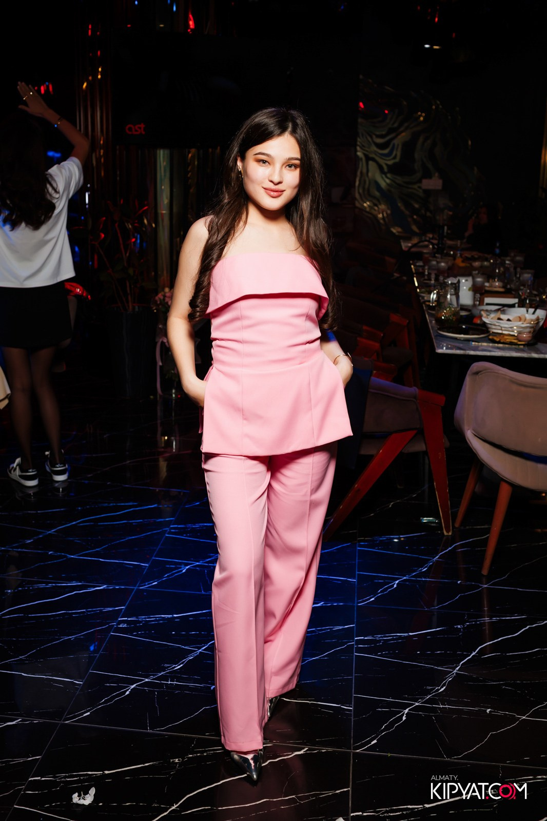 MOOD KARAOKE & TERRACE. КИПЯТКОМ АЛМАТЫ!