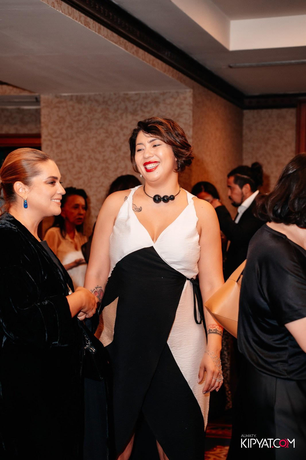 БЛАГОТВОРИТЕЛЬНЫЙ УЖИН В ЧЕСТЬ 30-ЛЕТИЯ ROTARY CLUB OF ALMATY. КИПЯТКОМ АЛМАТЫ!