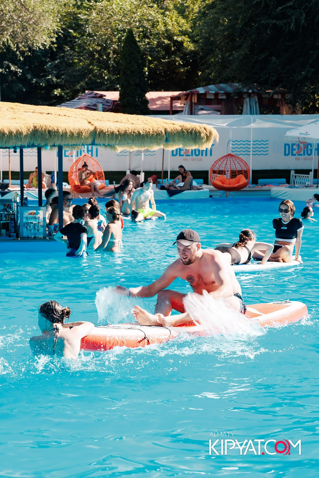 ПЕННАЯ ВЕЧЕРИНКА/ДЫМОВОЕ ШОУ/БАССЕЙН DELIGHT POOL. КИПЯТКОМ АЛМАТЫ!