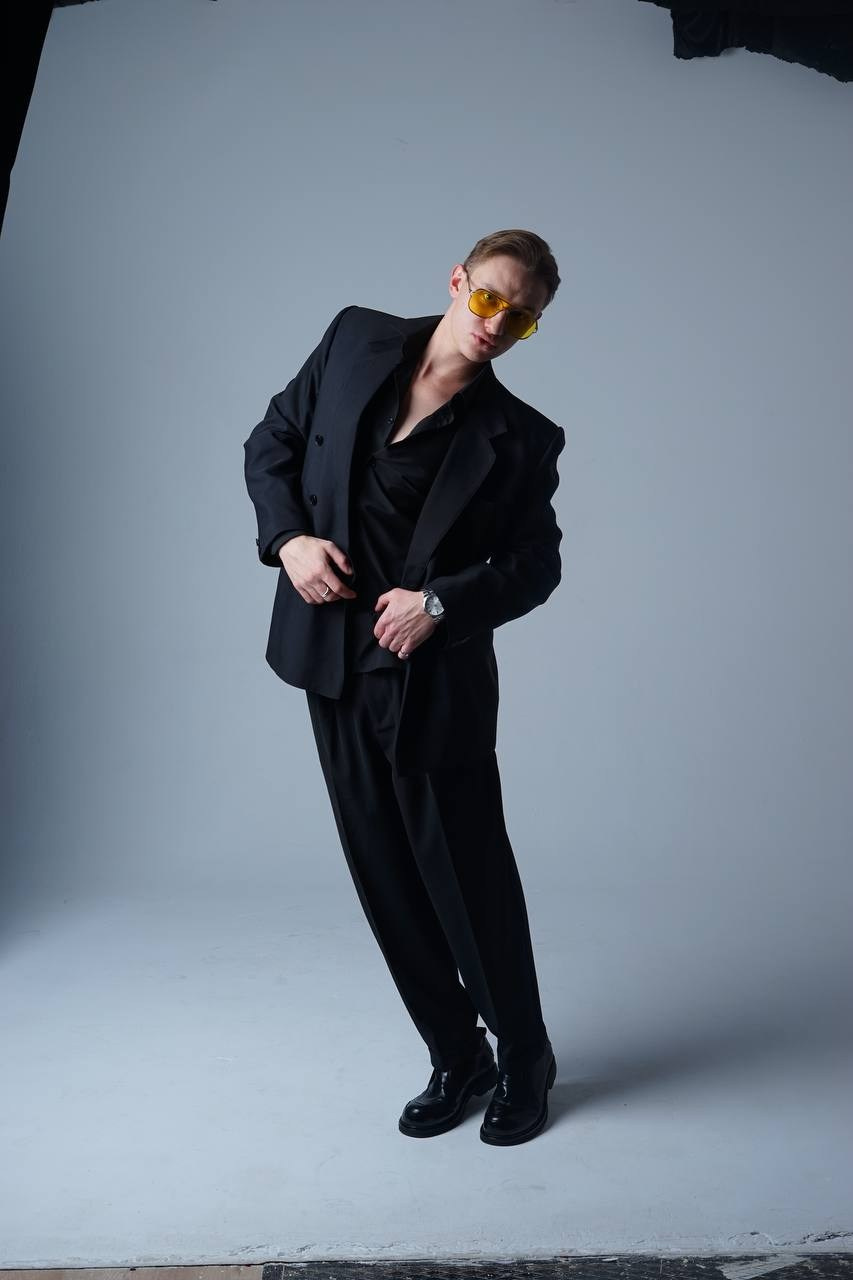 Ведущий Данил Шушлебин