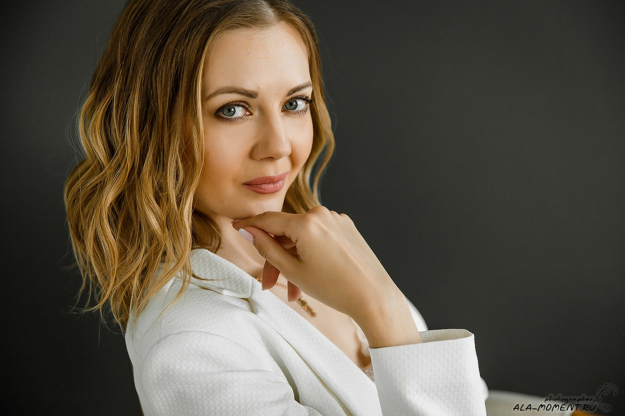 Бизнес портрет. Профессиональный фотограф в Брянске Аля Подольная. Свадебный, семейный, портретный фотограф. Выпускные альбомы. Опыт более 10 лет. АЛЯМОМЕНТ