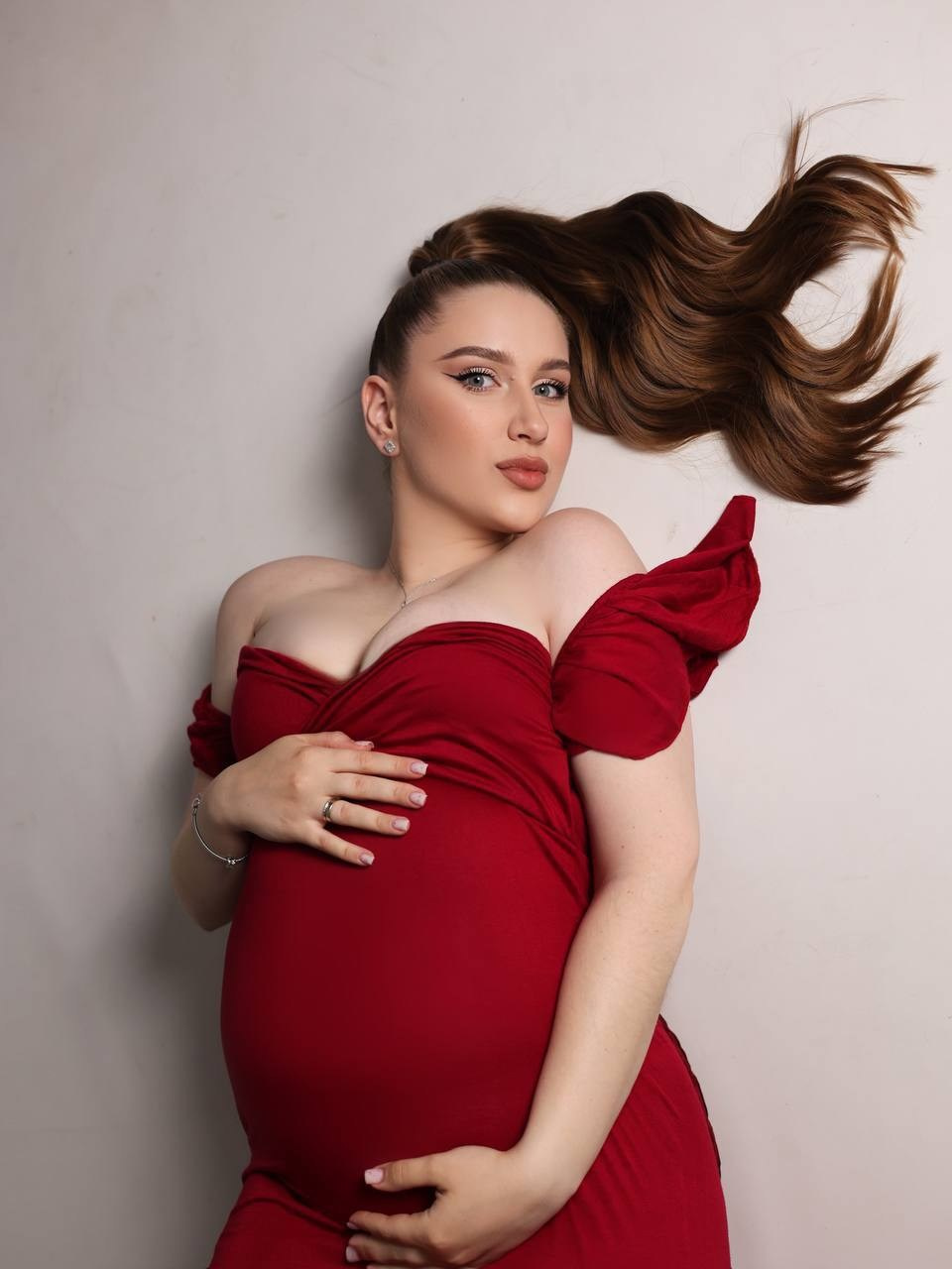 Фотосессия в красном стиле. Фотограф ANNA GEREIHAN