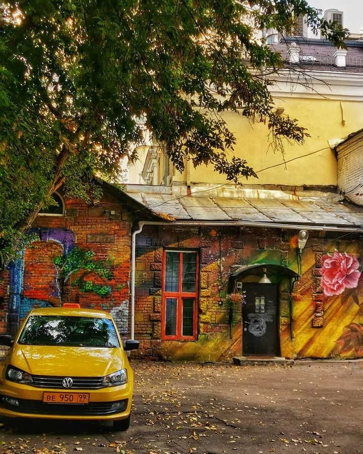 Уличная фотосъемка в Москве — граффити и фактурные стены