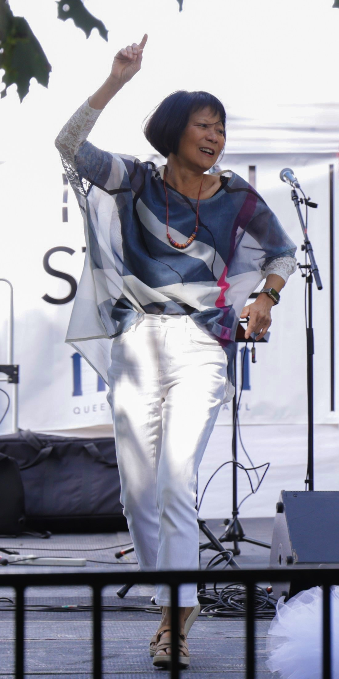 Queen St West Art Crawl. Portrait photographer based in Toronto — Blinova Mariia