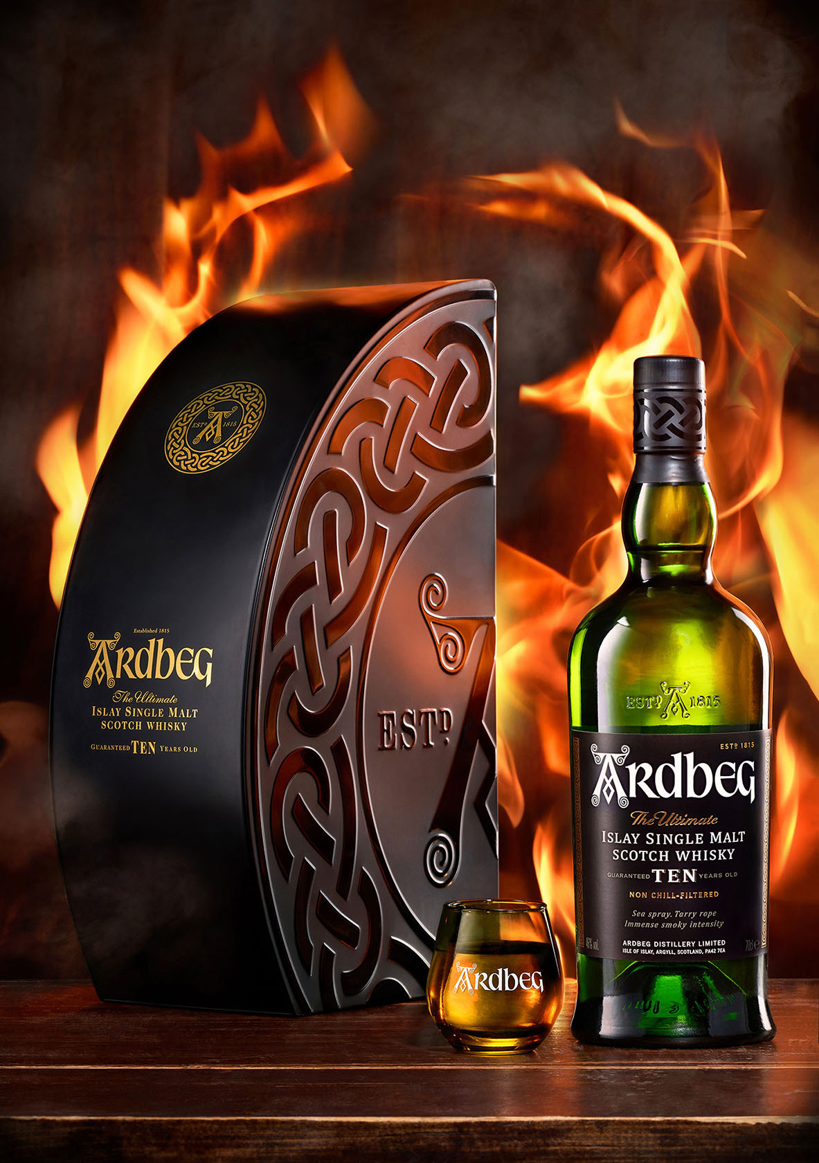 Ardbeg Ten - рекламная фотосъемка виски с огнем, креативная фотография