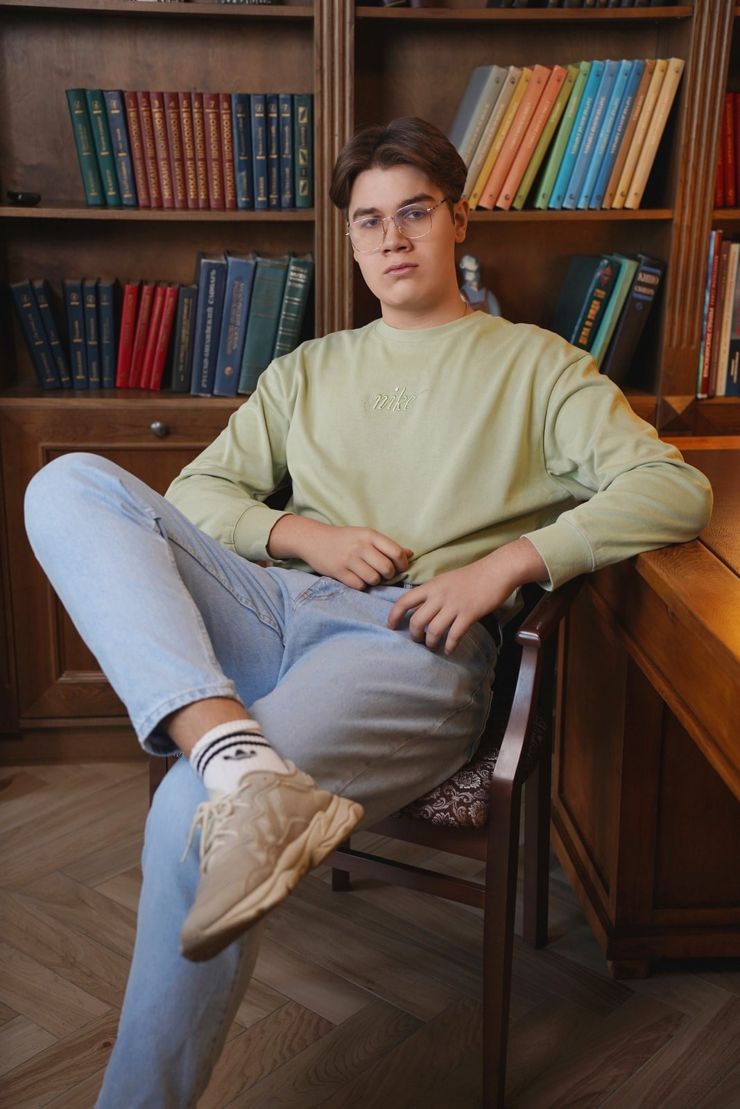 Выпускные альбомы Красноярск: фотосессия в Квартире Академика. СИГМА | Студия выпускных альбомов Красноярск