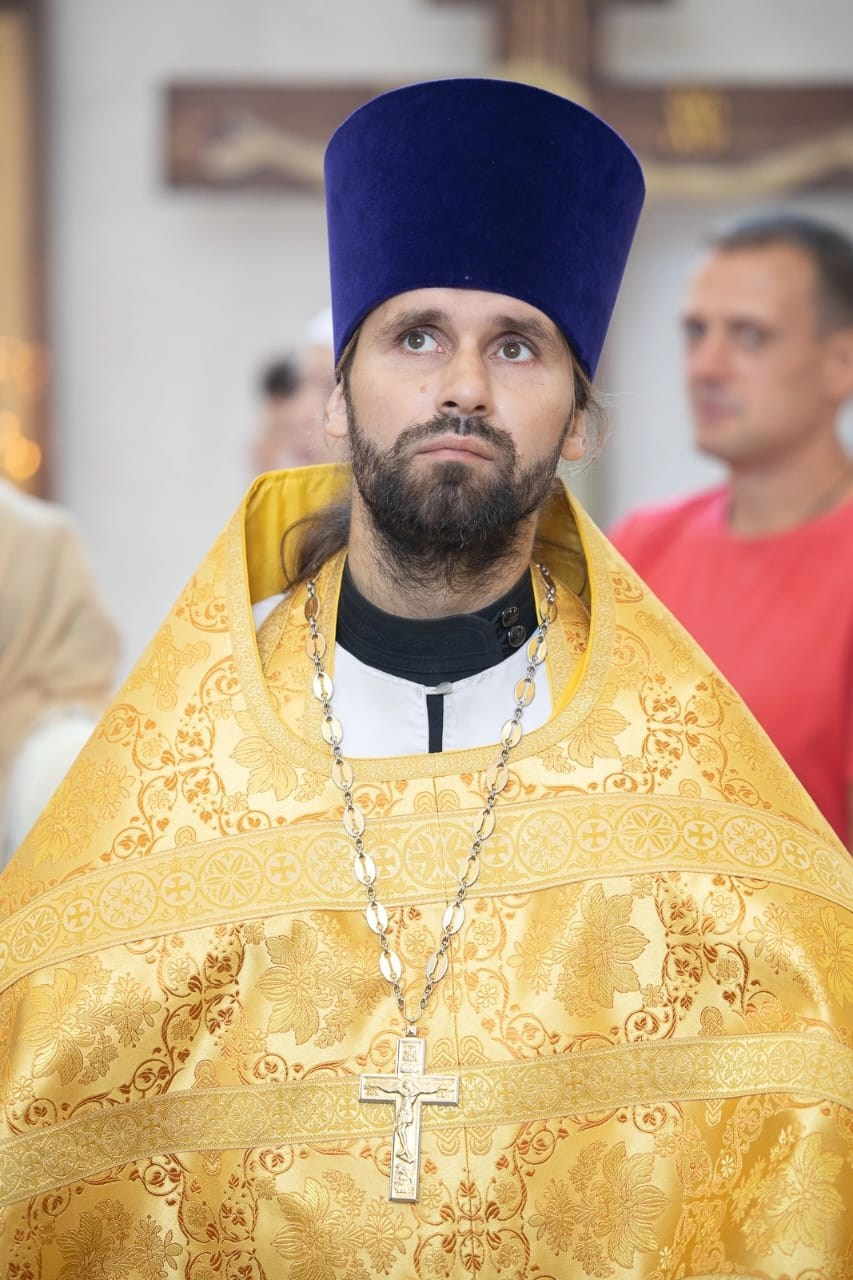 Митрополит Игнатий совершил божественную литургию в храме Всех скорбящих Радость. Саратовское Северо-Западное благочиние