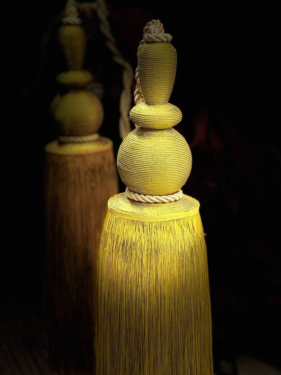 Объемная и прорезная аппликация на театральных декорациях. История занавеса. Превращаем идею в технологию