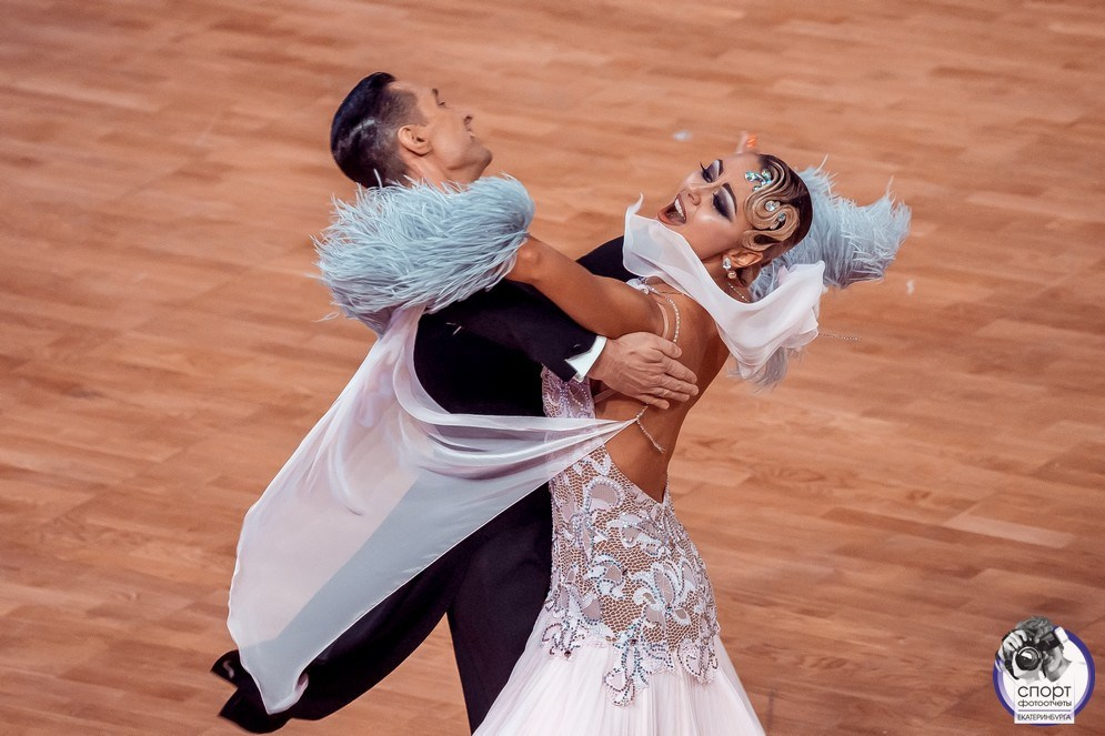 DANCE. Фотограф для маркетплейсов Михаил Бове