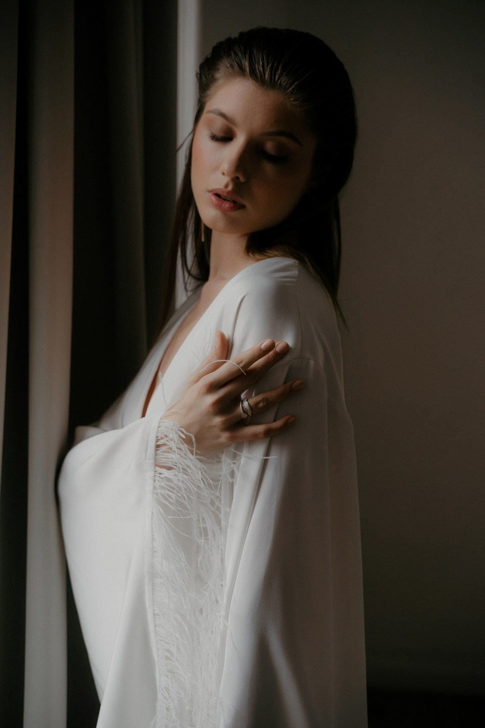 За окном питерские крыши. Свадебный фотограф в Белгороде Антон Каменев