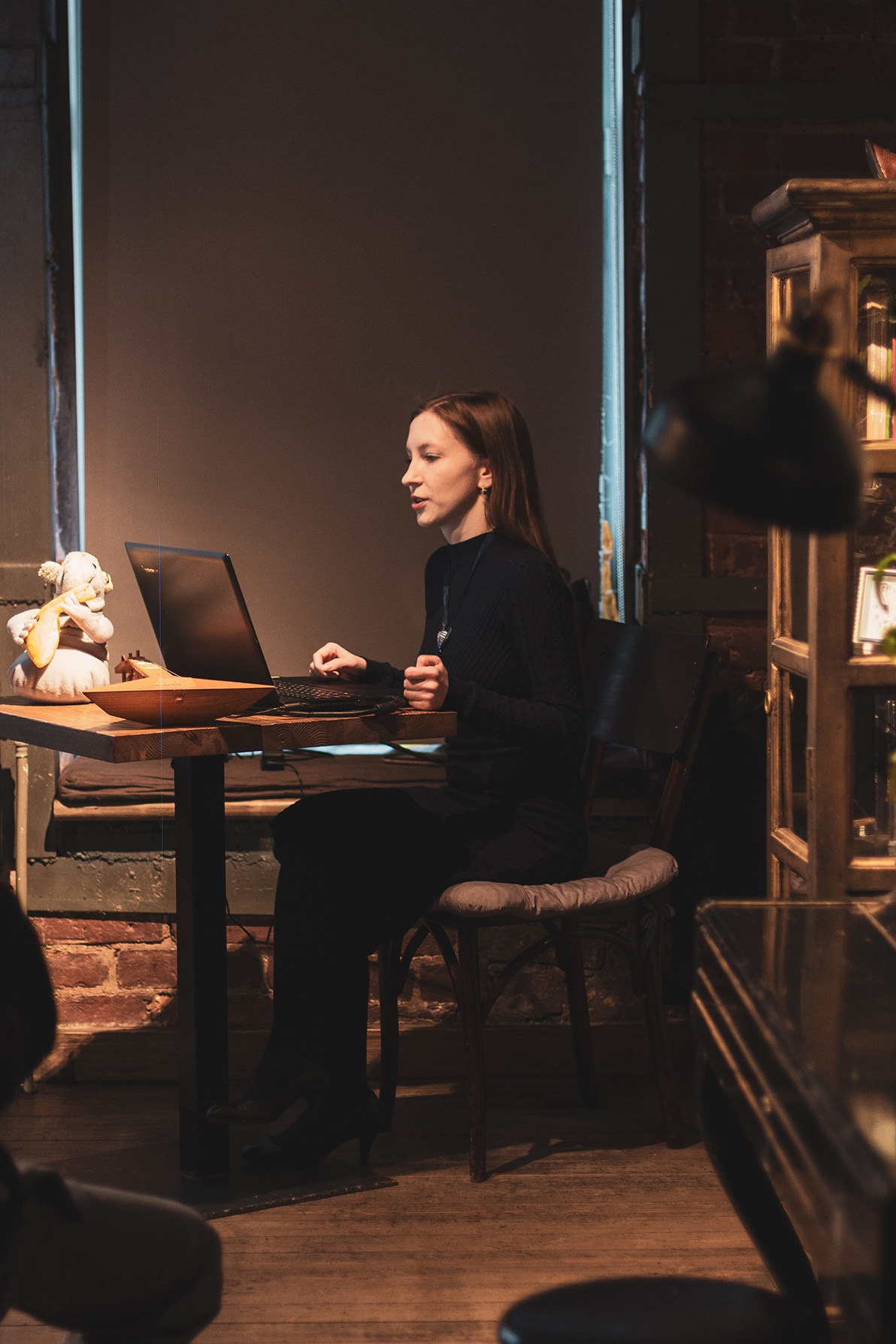 Лекция Варвары Летягиной в баре «Бакалавриат». 09-02-2019 г. Санкт-Петербург. Ваш персональный фотограф в Волжском Мария Морозова