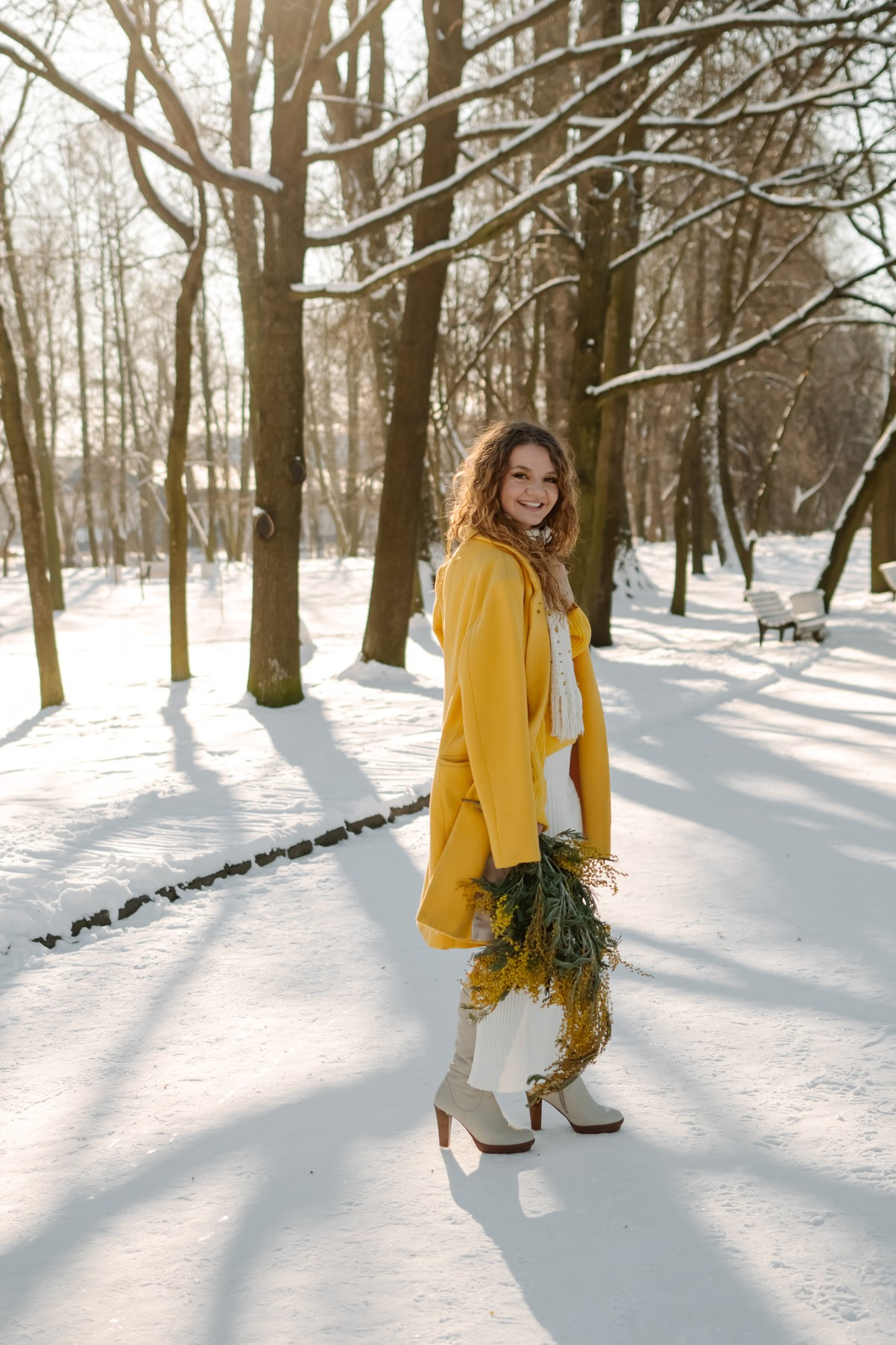 Ева с мимозой. Свадебный и сеейный фотограф в Санкт-Петербурге Елена Худякова