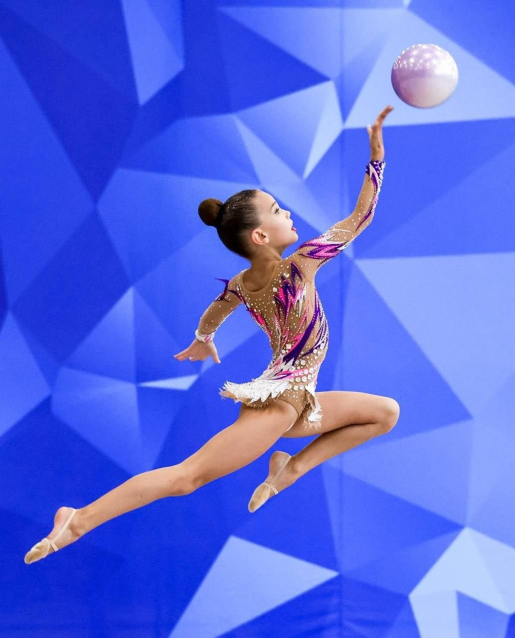 Фотосъёмка соревнований по художественной гимнастике в Санкт-Петербурге и других регионах РФ. Фотограф- Зянтереков Антон