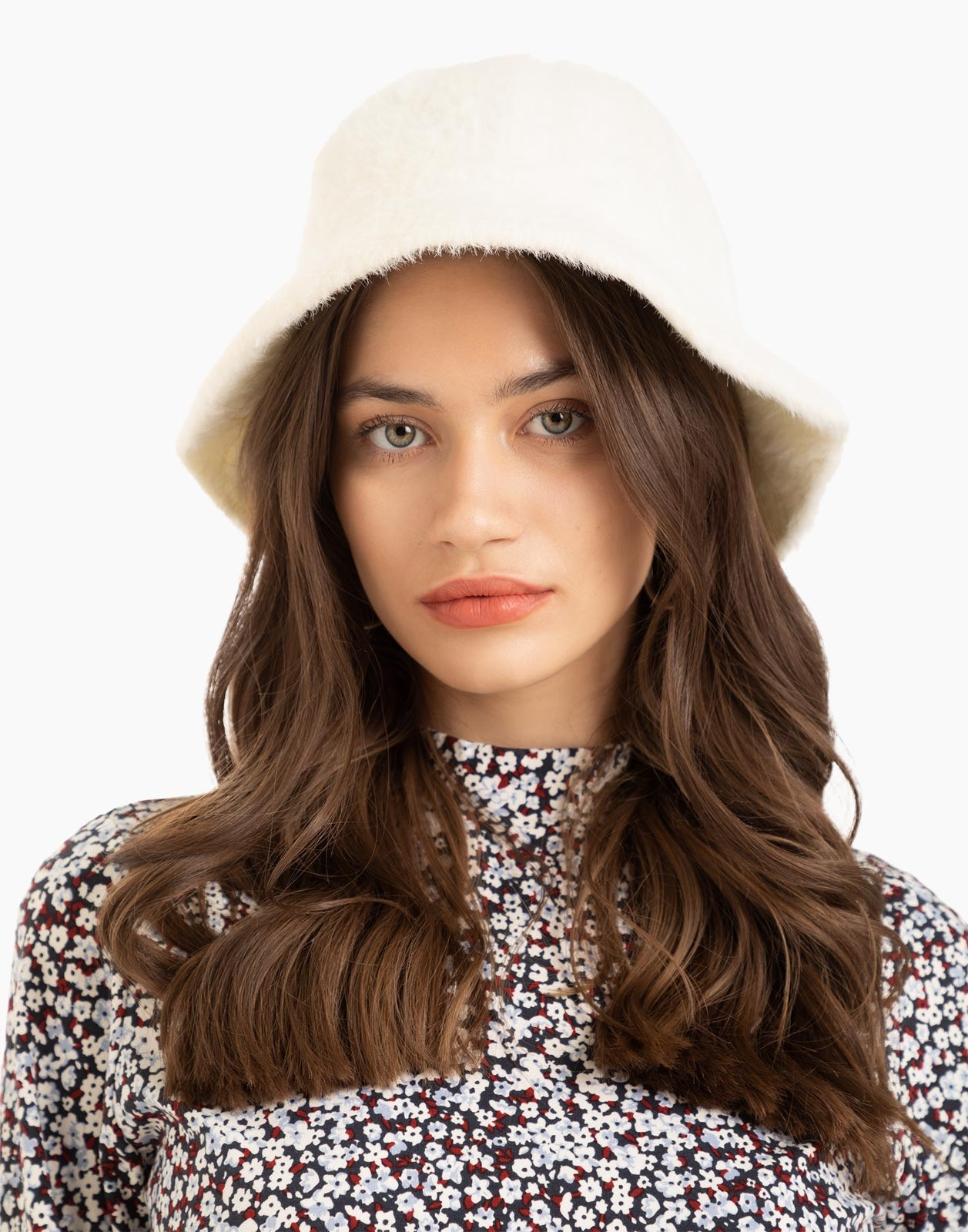 Съёмочный гардероб. Фотограф в стиле минимализм Тюмень