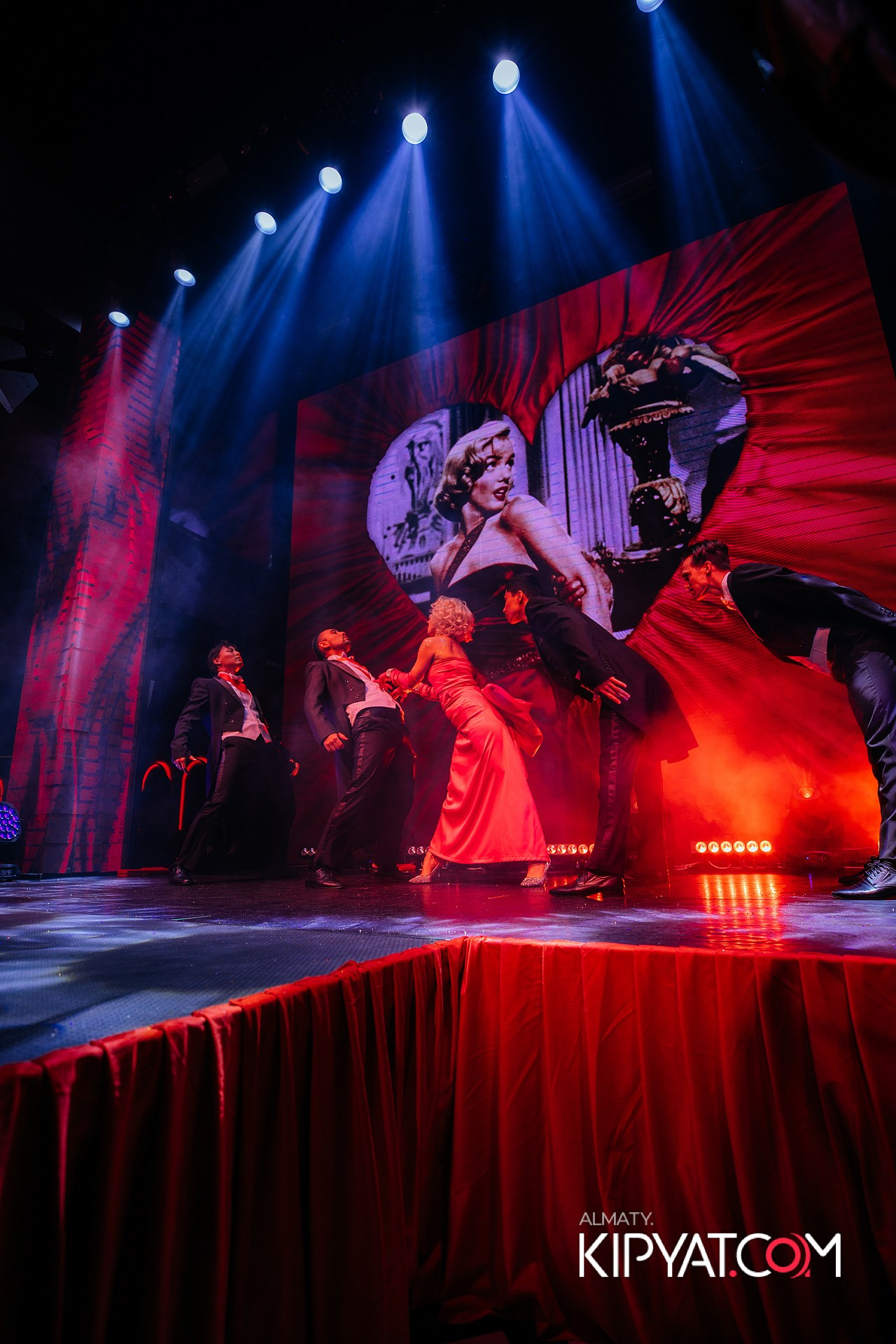 QUEEN. КИПЯТКОМ АЛМАТЫ!