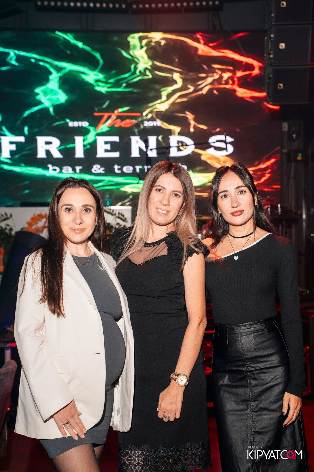 FRIENDS BAR & TERRACE. КИПЯТКОМ АЛМАТЫ!