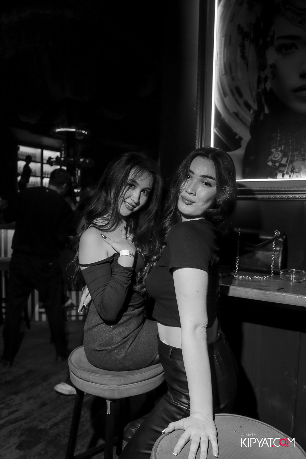 UYAT EMES BAR. КИПЯТКОМ АЛМАТЫ!