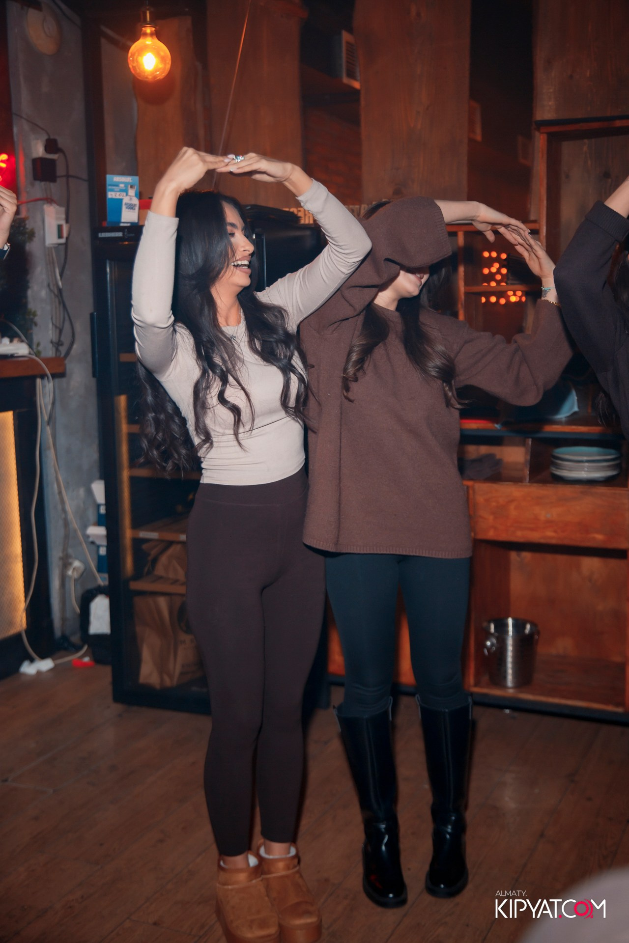 ДЕНЬ РОЖДЕНИЯ MYATA LOUNGE MENDYKULOVA. КИПЯТКОМ АЛМАТЫ! Фотосъемка мероприятий в Алматы