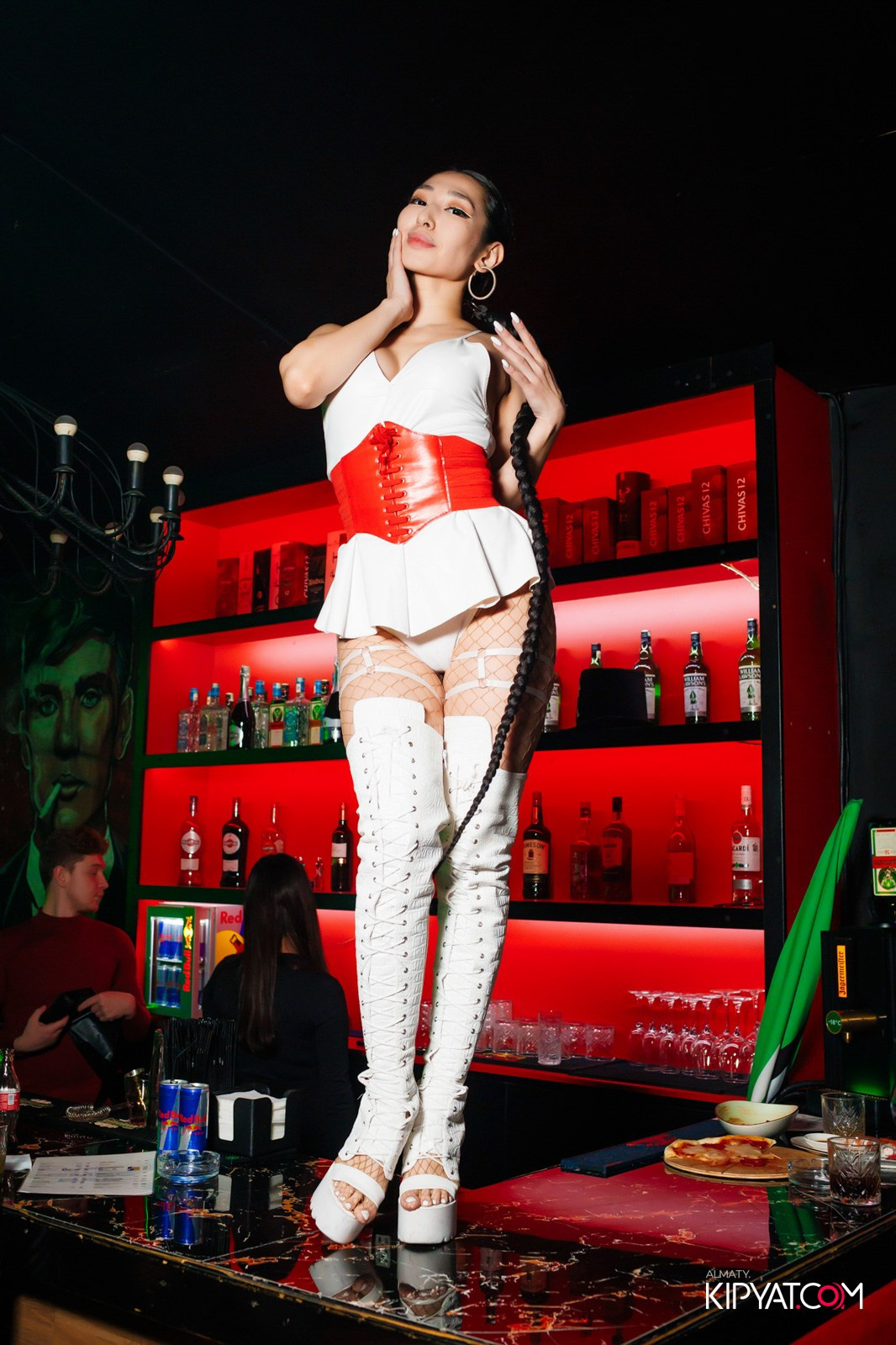 UYAT EMES BAR. КИПЯТКОМ АЛМАТЫ!