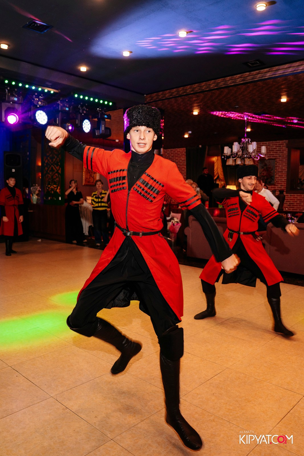 РЕСТОРАН ВЕСЕЛИДЗЕ НА АБАЯ. КИПЯТКОМ АЛМАТЫ!