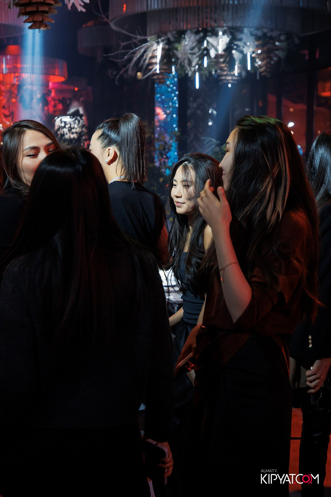 FRIENDS BAR & TERRACE. КИПЯТКОМ АЛМАТЫ!