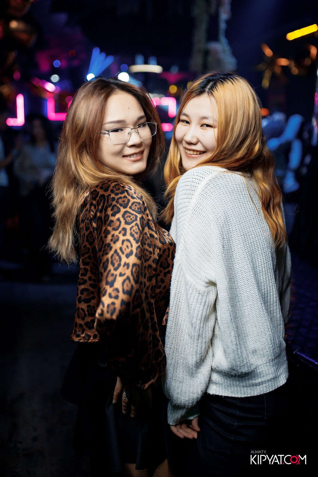 UYAT EMES BAR. КИПЯТКОМ АЛМАТЫ!