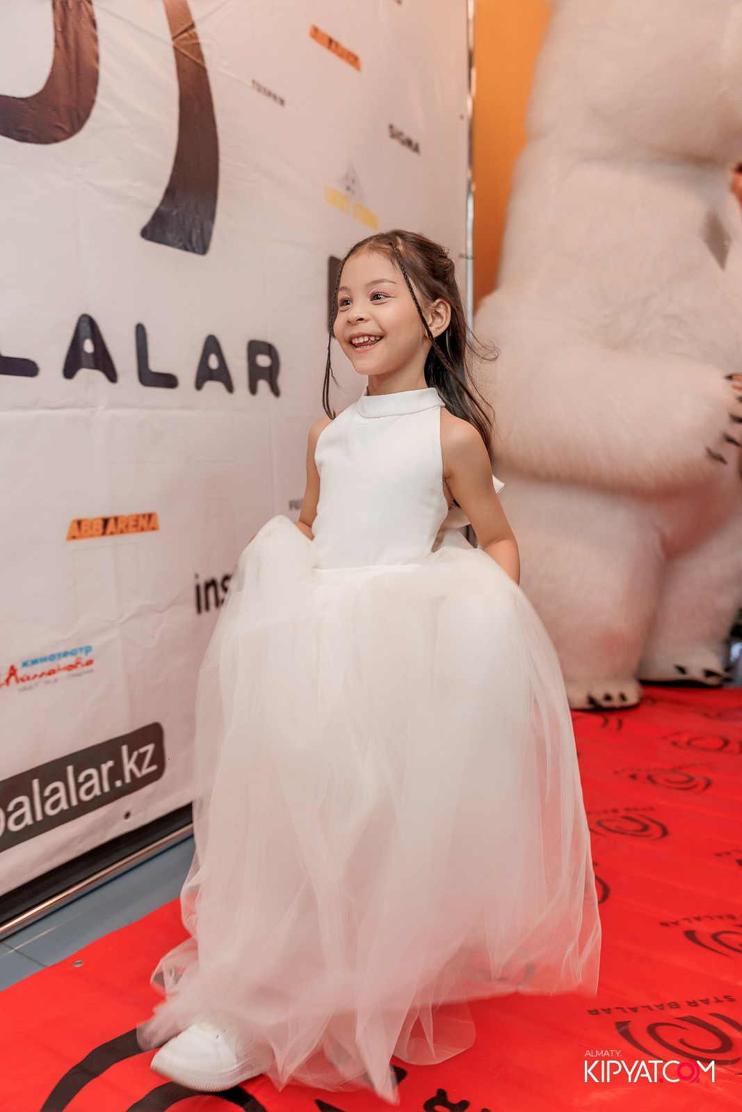 ПРЕЗЕНТАЦИЯ 10 ГРУППЫ КИНОПРОЕКТА STARBALALAR. КИПЯТКОМ АЛМАТЫ!