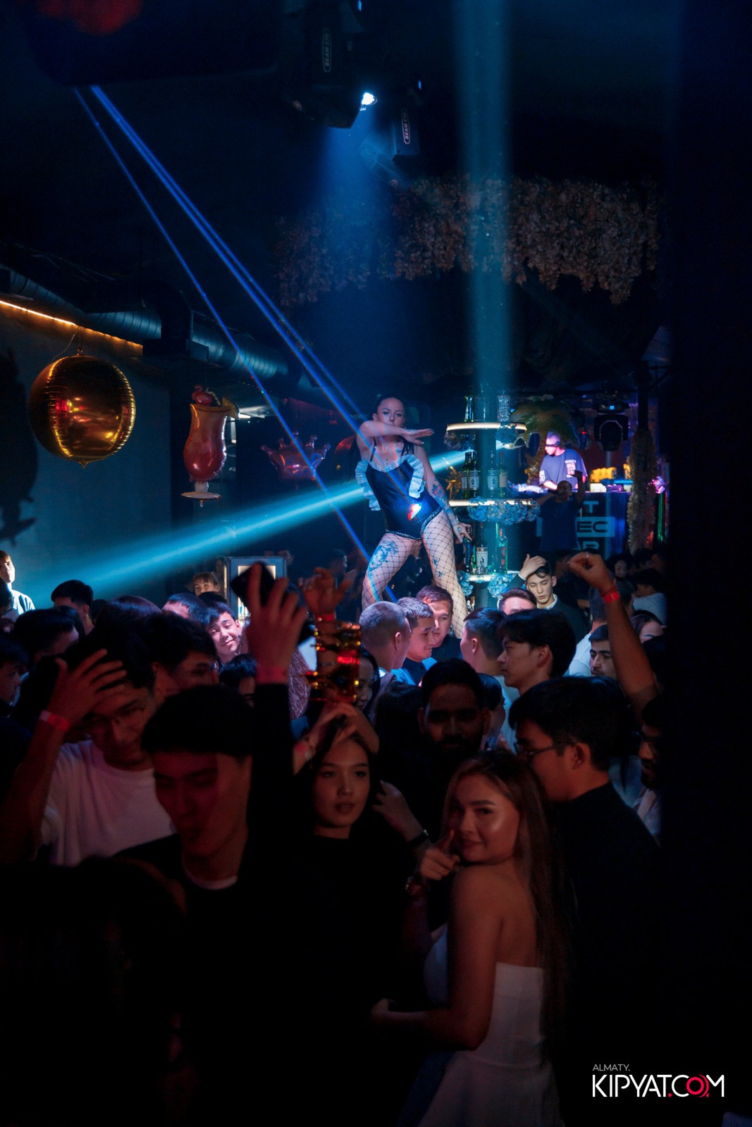 UYAT EMES BAR. КИПЯТКОМ АЛМАТЫ!