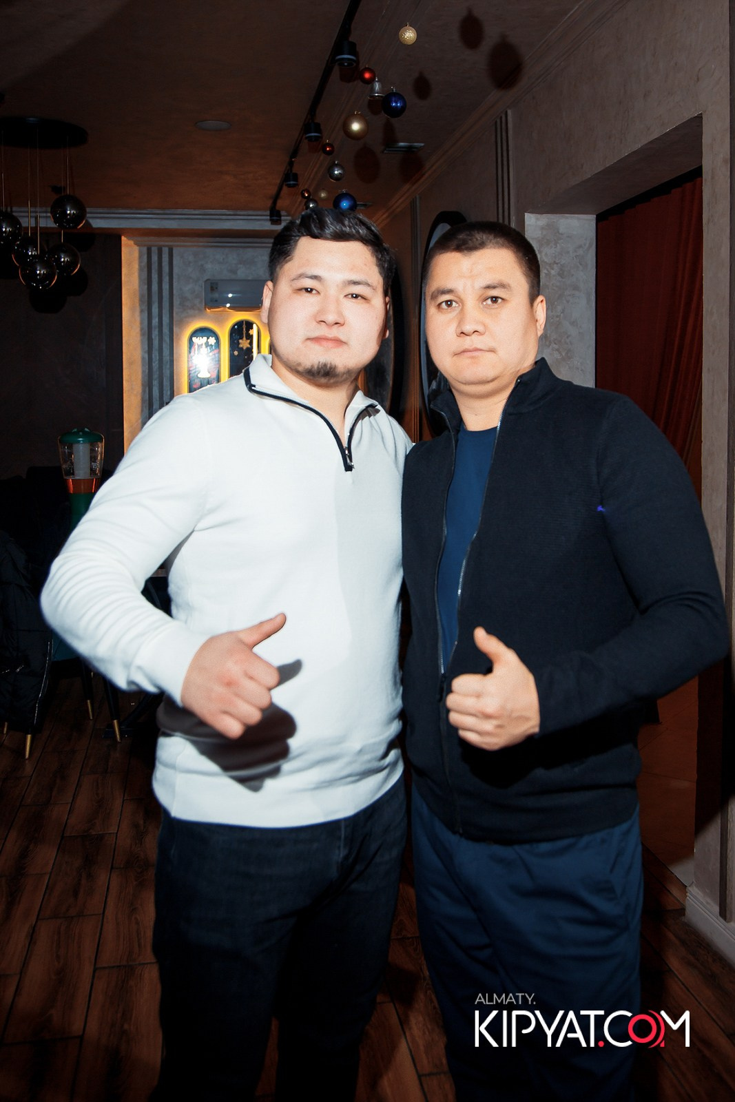 КАФЕ ЖАСМИН НА МОМЫШУЛЫ. КИПЯТКОМ АЛМАТЫ!