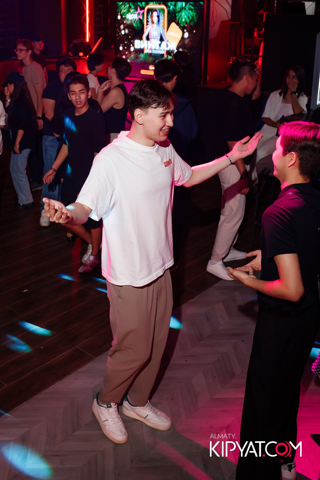 НОЧНОЙ КЛУБ ICON. КИПЯТКОМ АЛМАТЫ!